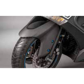 Guardabarros delantero en carbono mate Lightech para Yamaha T-MAX 500/530 08-16